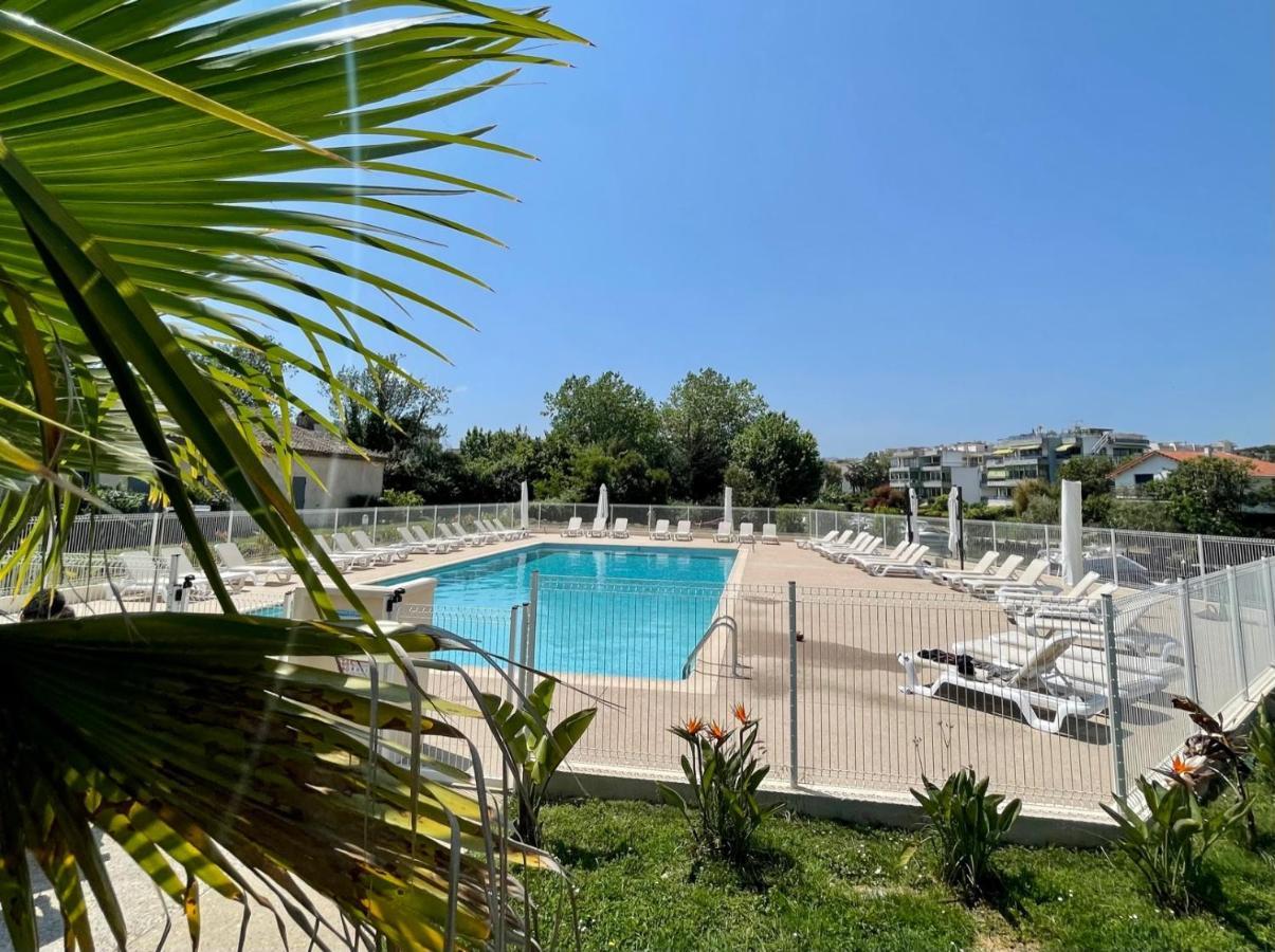 Les Suites De Robinson: Riverside Residence with Pool Mandelieu-la-Napoule Exterior photo
