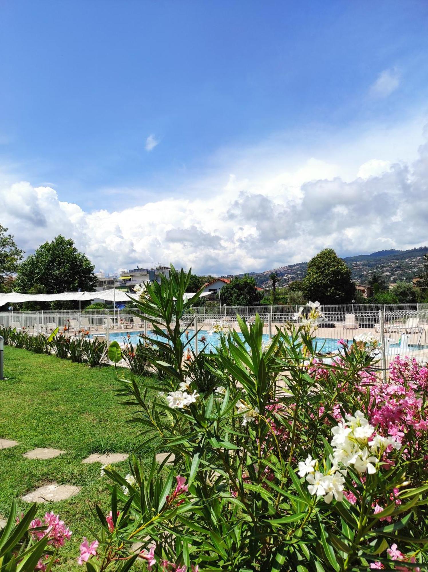 Les Suites De Robinson: Riverside Residence with Pool Mandelieu-la-Napoule Exterior photo